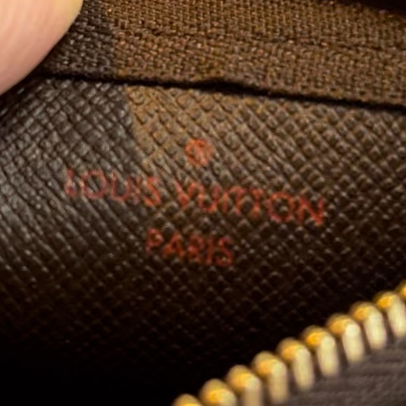 Authentic Louis Vuitton - KEY POUCH - Picture 11 of 12